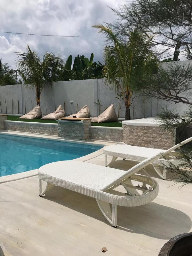 Kelapa Surf Villa Pulukan Buitenkant foto